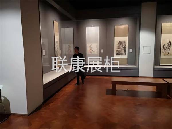 校史博物館展柜