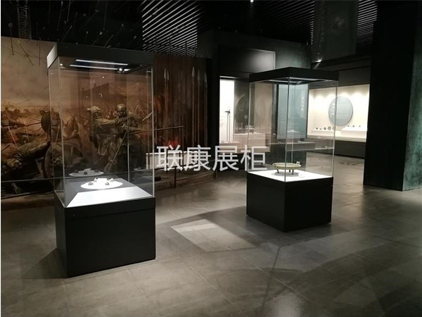 文物展柜廠家生產(chǎn)文物展柜需要主動(dòng)哪些方面的品質(zhì)把控